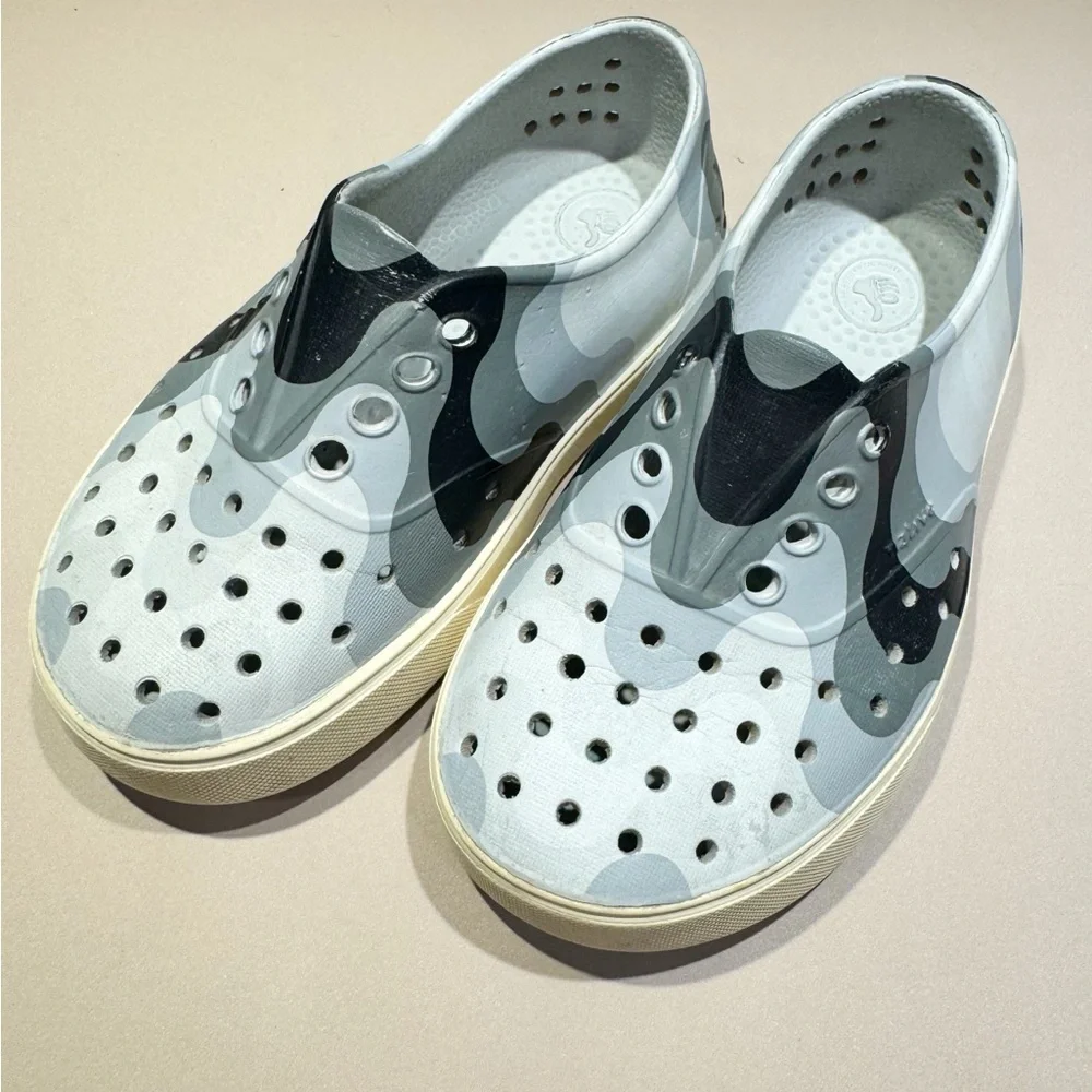 Native Kids Gray Camo Slip On Shoes Size 10 Summer Camp Beach Water Casual